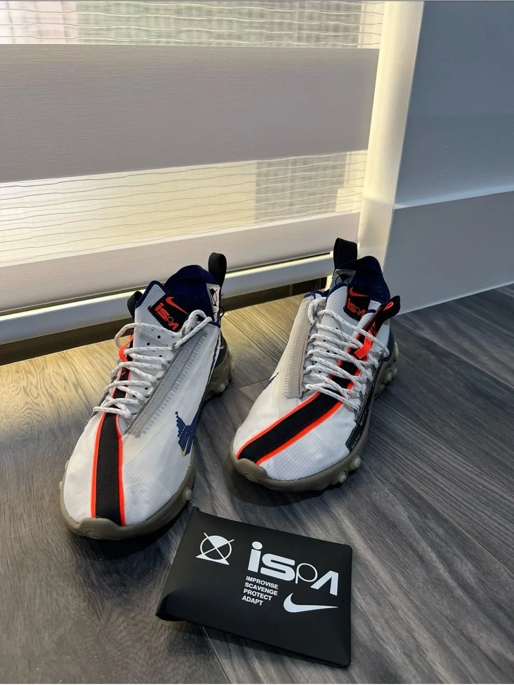 NIKE React WR ISPA
